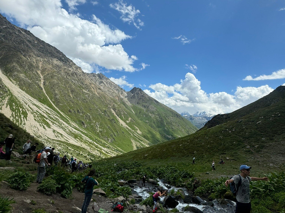 Terskol Waterfall景点图片
