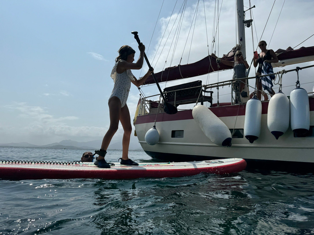 Tudor  Dawn Sailing Charters-波连萨必去景点