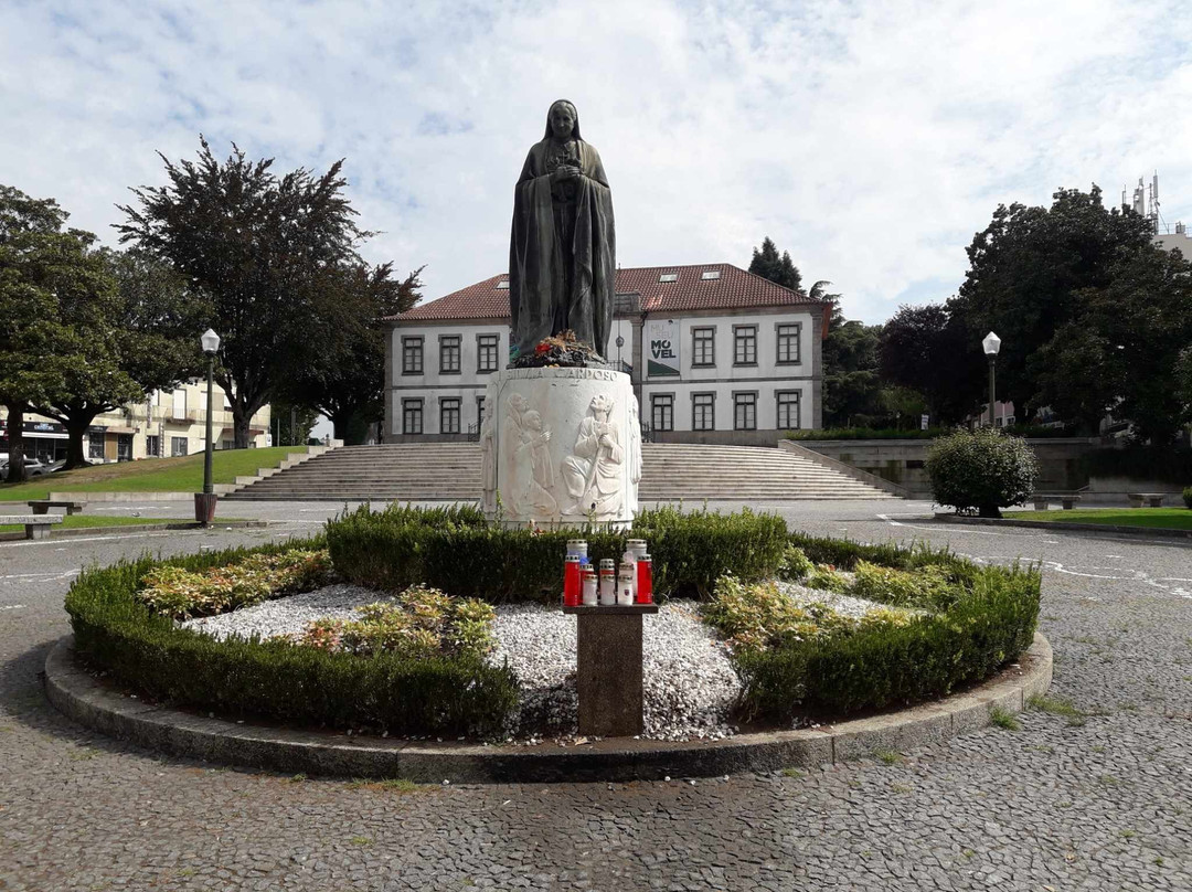 Estátua D. Sílvia Cardoso景点图片