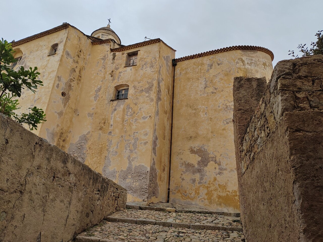 Catedral St. Jean Baptiste-卡尔维必去景点