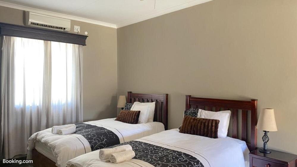 Stoney's Country Hotel主图