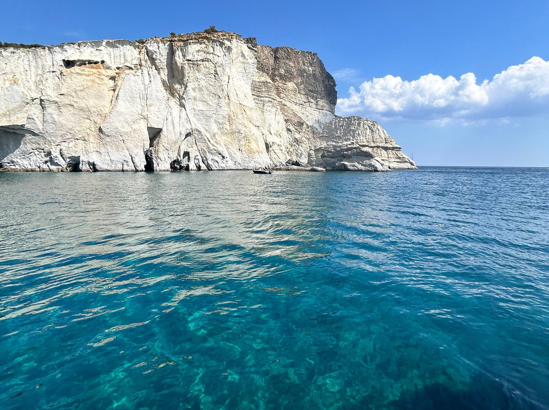 Delfinia boat tours - half day-米洛斯岛必去景点