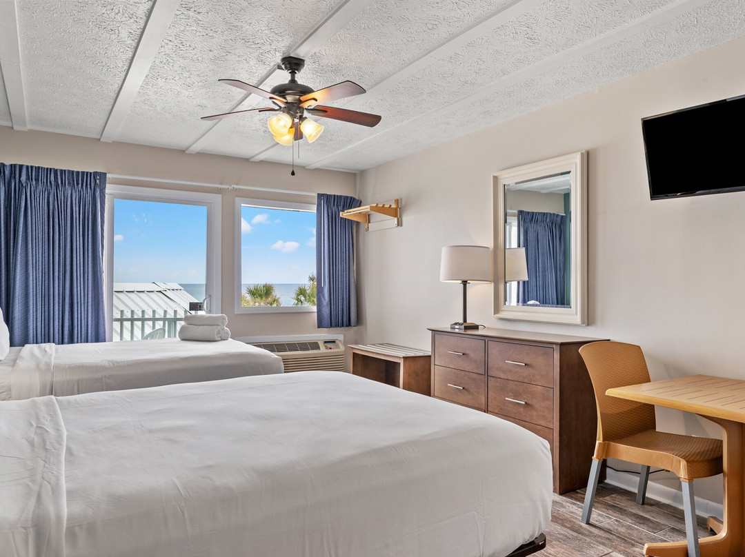 The Sandpiper Beacon Beach Resort主图