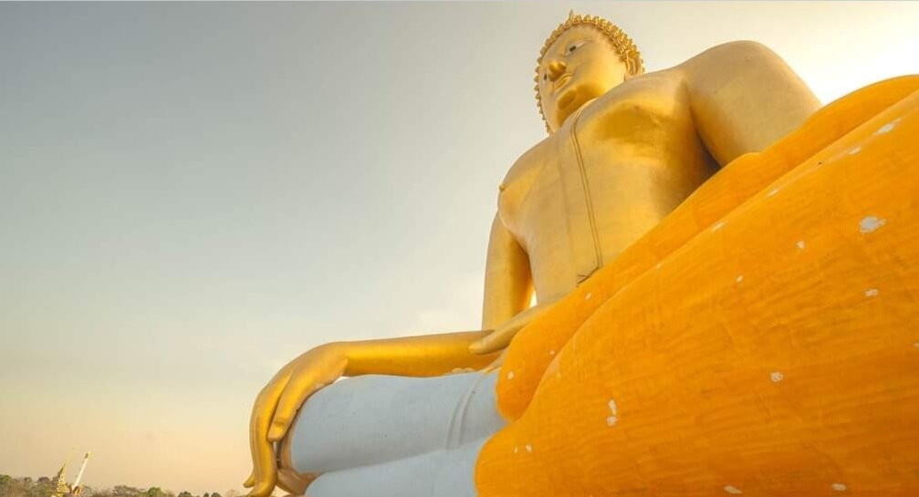 Wat Muang-红统必去景点