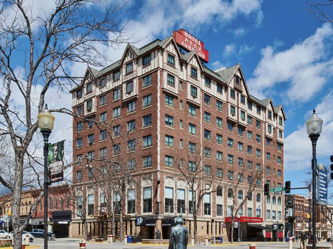 拉皮德城亚历克斯约翰逊希尔顿格芮精选酒店主图