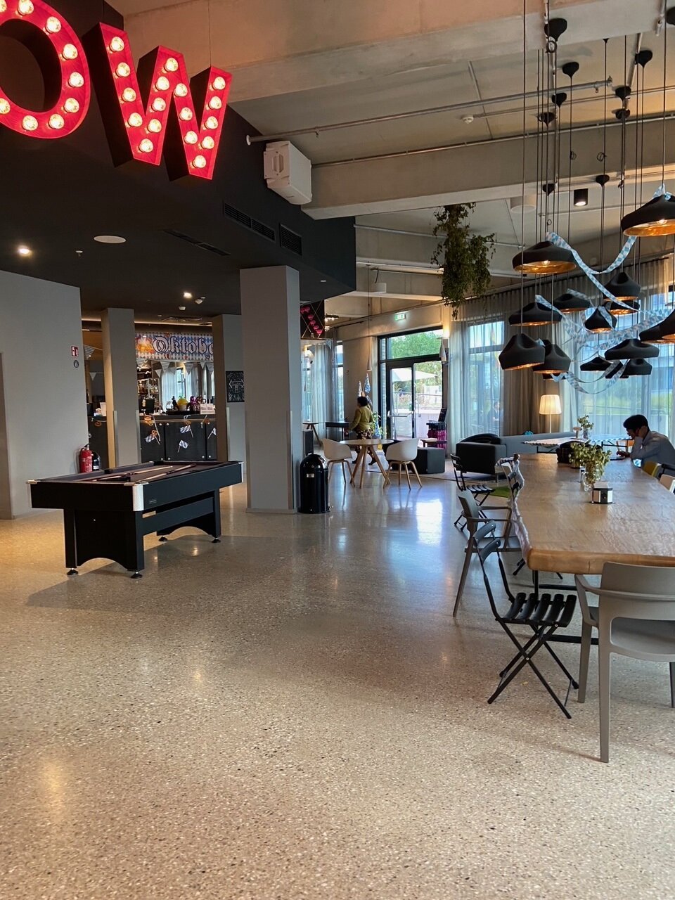 Moxy Munich Airport-浴室