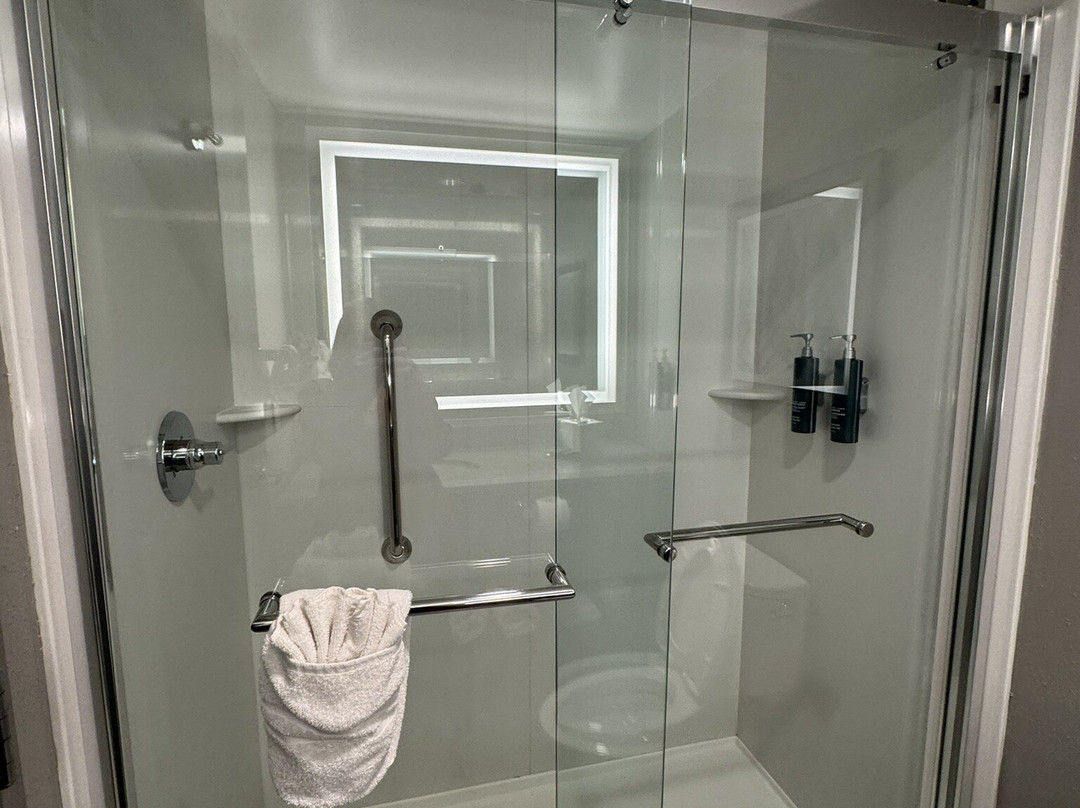 布卢明顿希尔顿逸林酒店主图