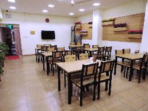 海城市酒店住宿-佳泰连锁商务宾馆海城北关店