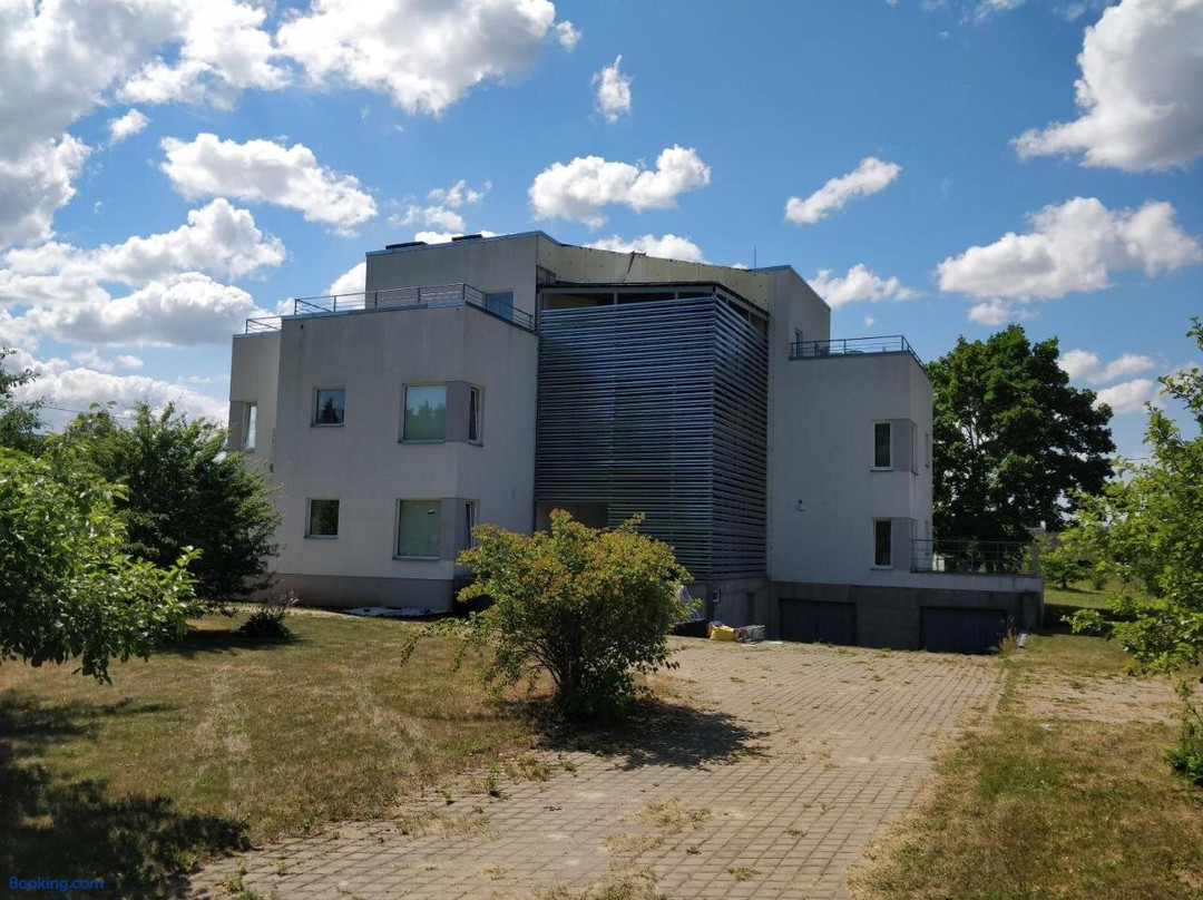 Laheveere Villa