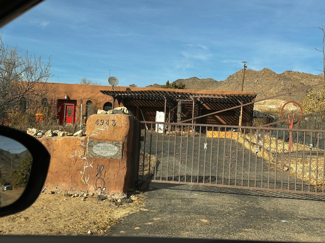 Roy Purcell's murals-Chloride必去景点