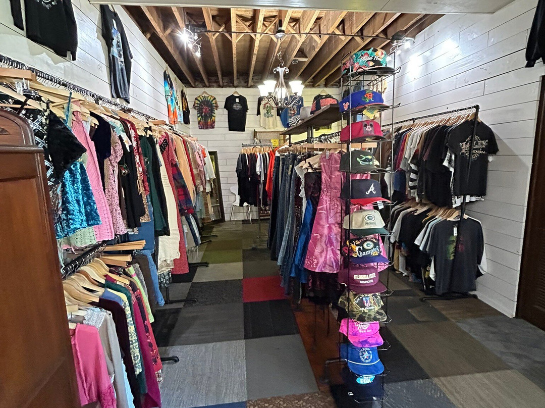 Main Street Antiques On Harrison景点图片