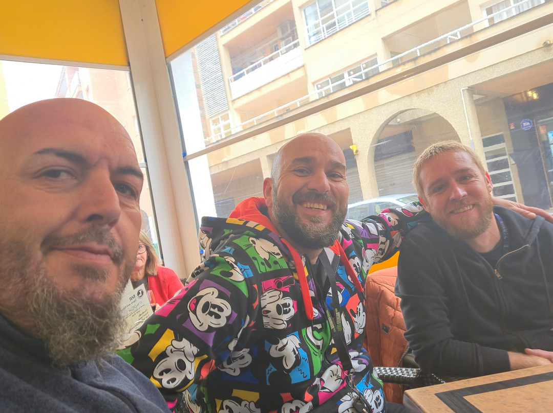 Tu Bar, Tapas Y Pambolis