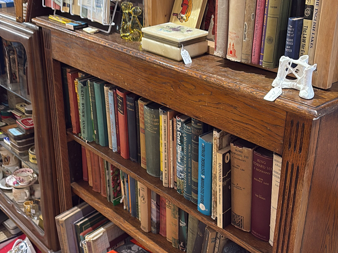 Cotswold Vintage Curios