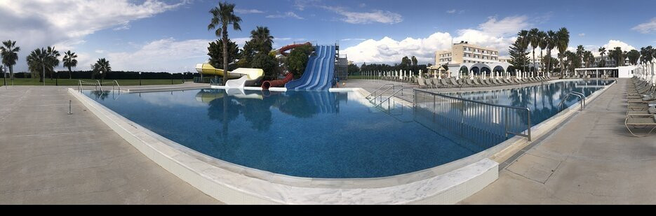 Louis Phaethon Beach主图