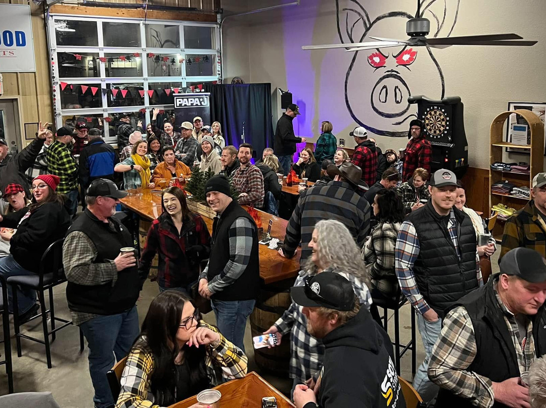 Angry Hog Brewery & Taproom景点图片