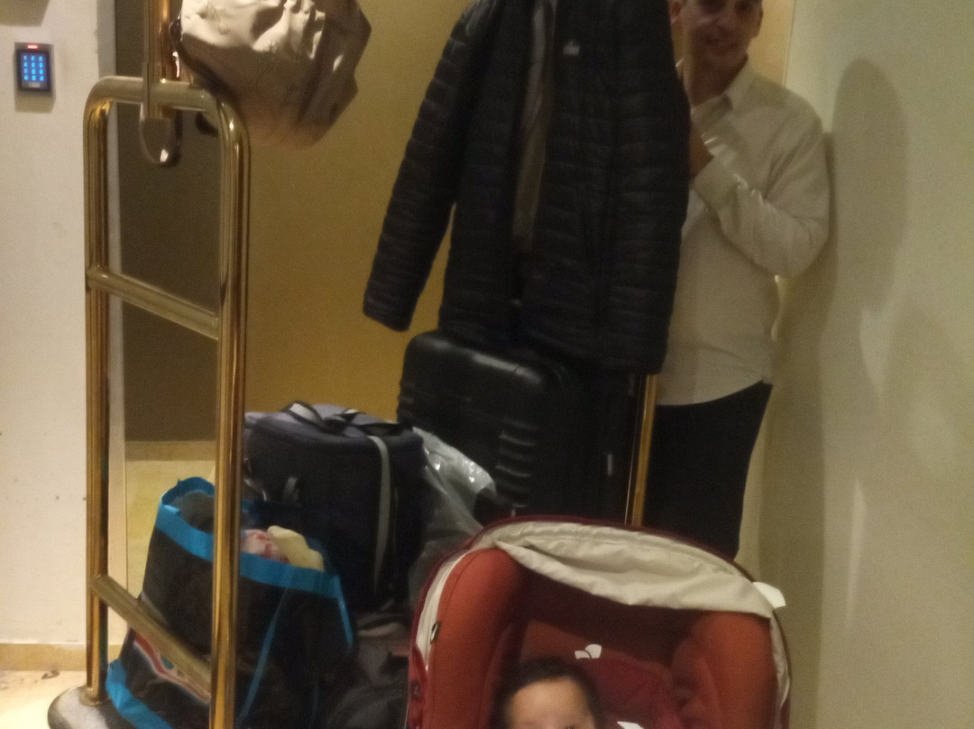 丹尼尔荷兹利亚酒店主图