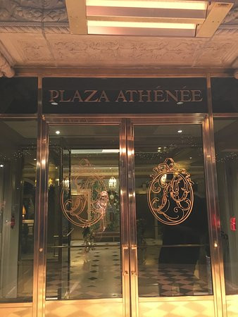 雅典娜广场酒店主图