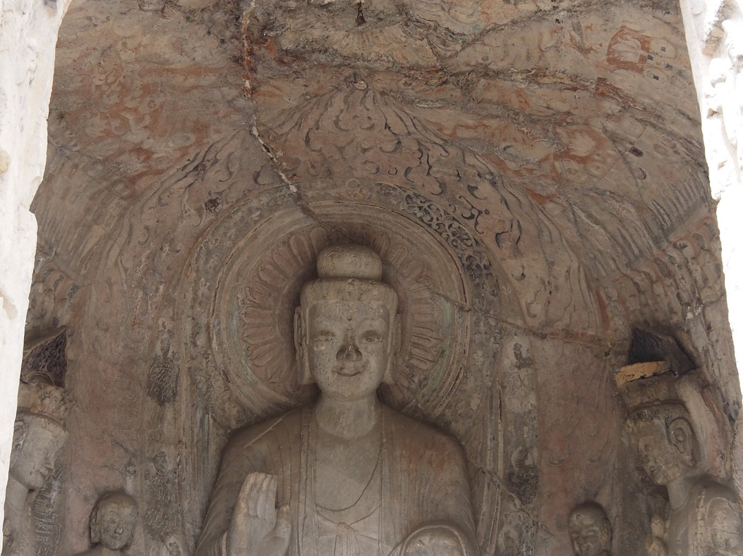 宾阳洞-洛阳市必去景点