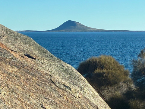 Trousers Point Walk-Flinders Island必去景点