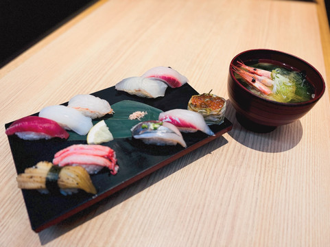 北陸金沢回転寿司　のとめぐり