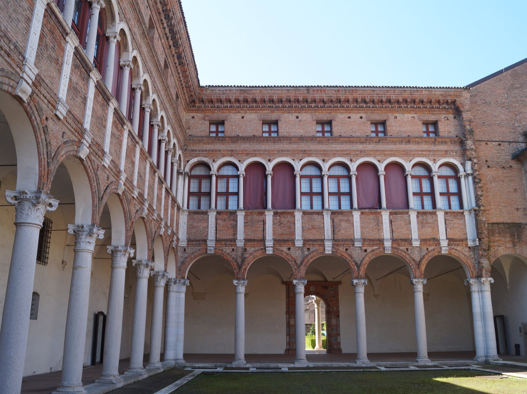 Palazzo di Ludovico il Moro (Palazzo Costabili)-费拉拉必去景点