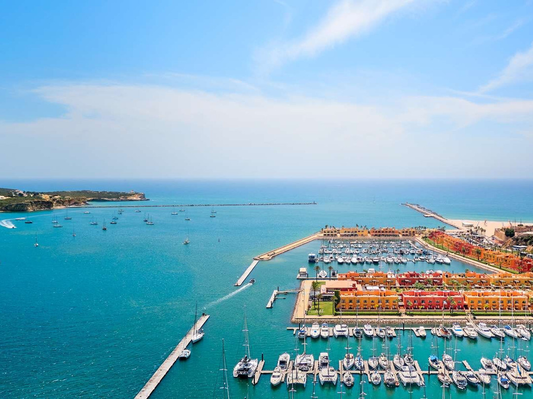 波尔蒂芒码头酒店主图