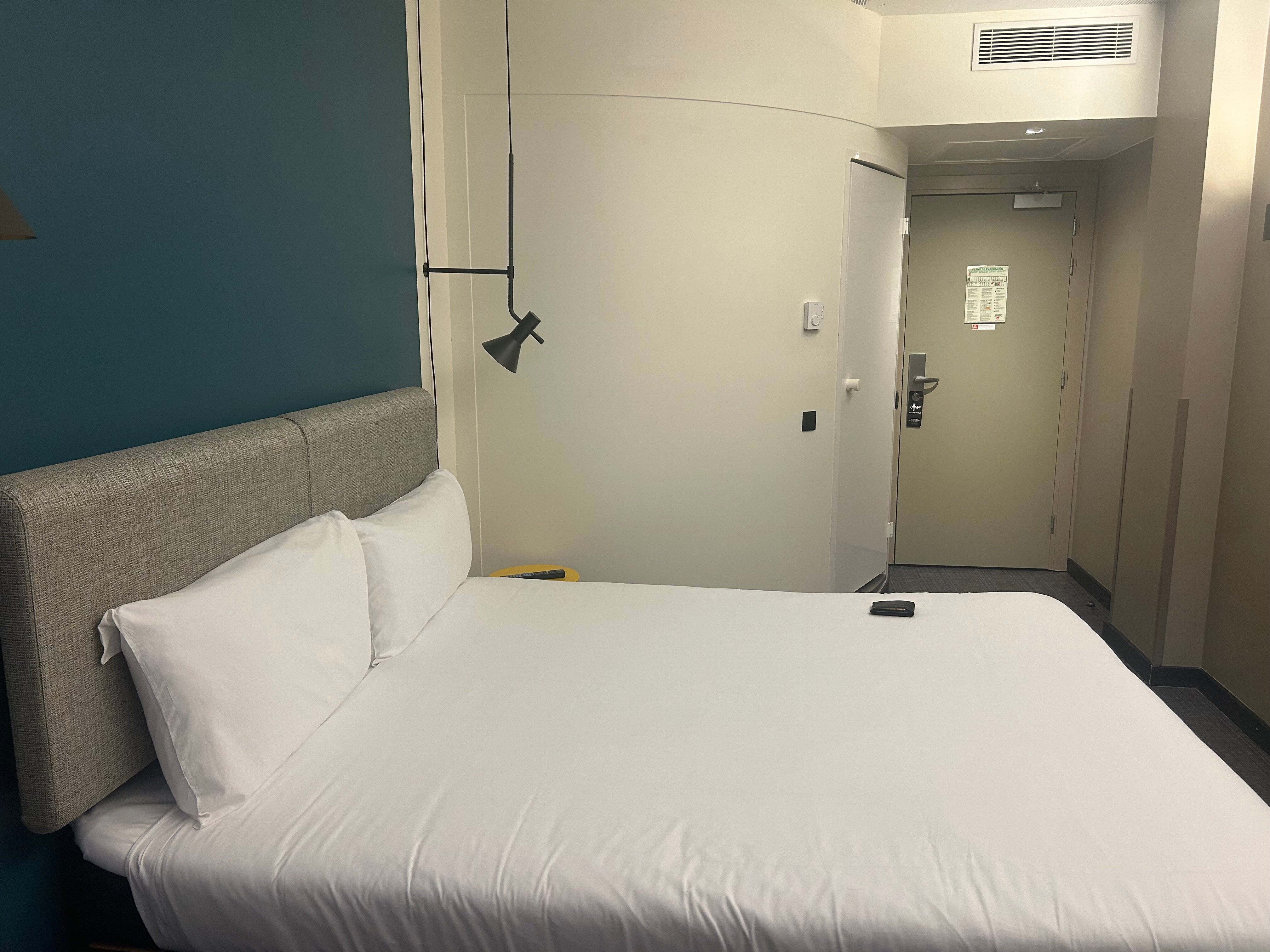 宜必思巴塞罗那维拉德坎斯机场酒店-客卧