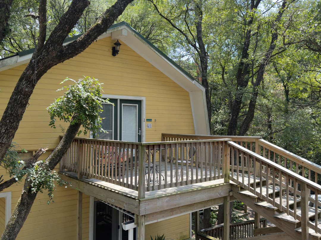 Bed and Breakfast on White Rock Creek主图