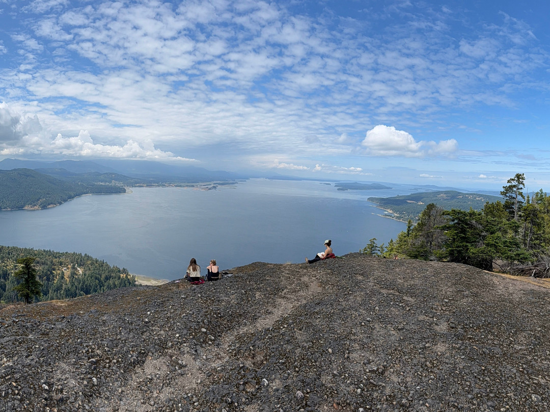 Mt Erskine Provincial Park-盐泉岛必去景点