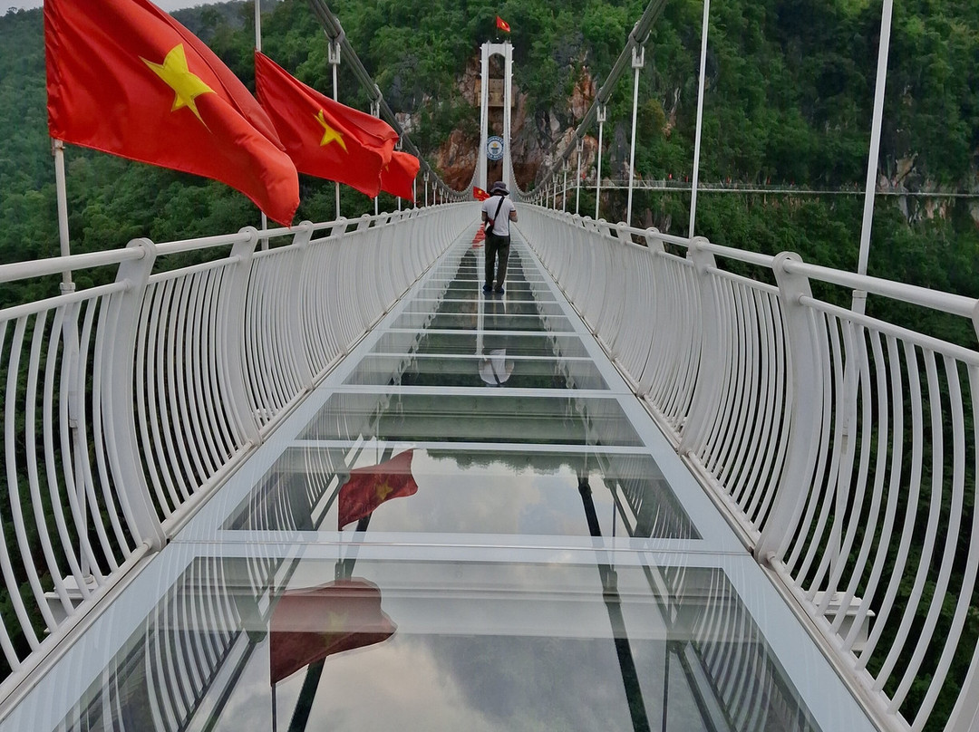 Bach Long Glass Bridge-Muong Sang必去景点