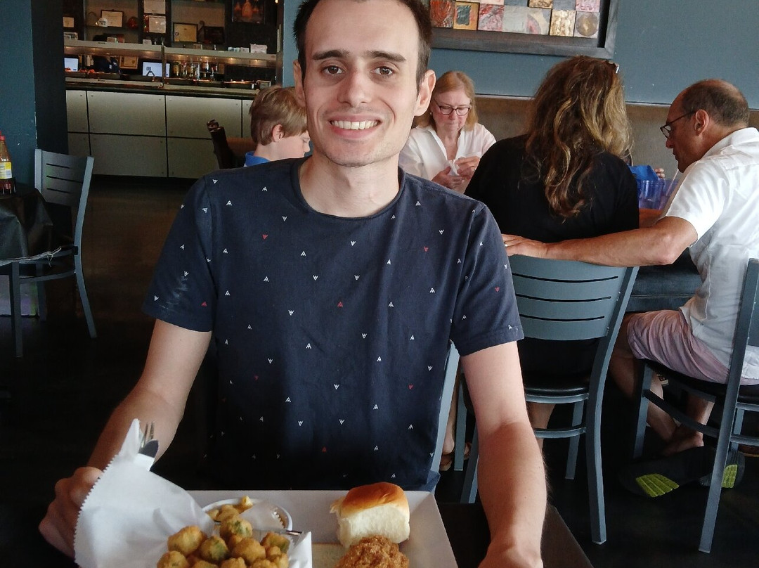 Neil St Blues-尚贝恩必去景点