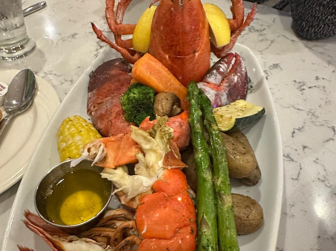 Pinnacle Restaurant & Lounge