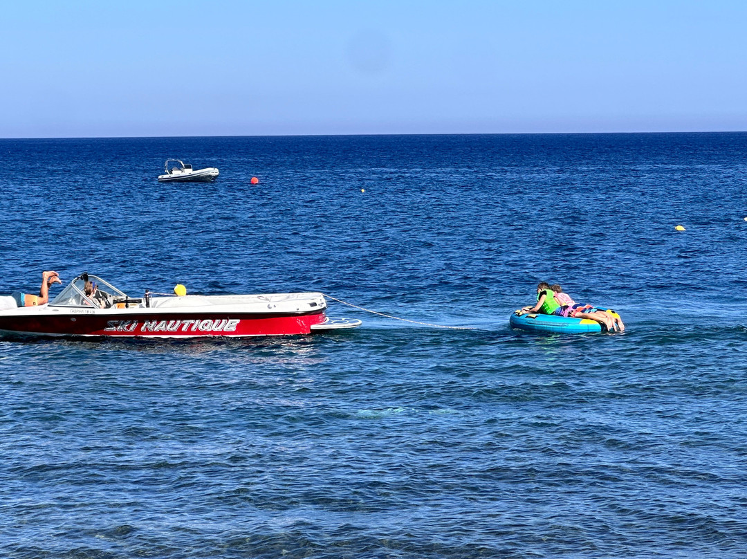 Volcano Water Sports-佩里萨必去景点