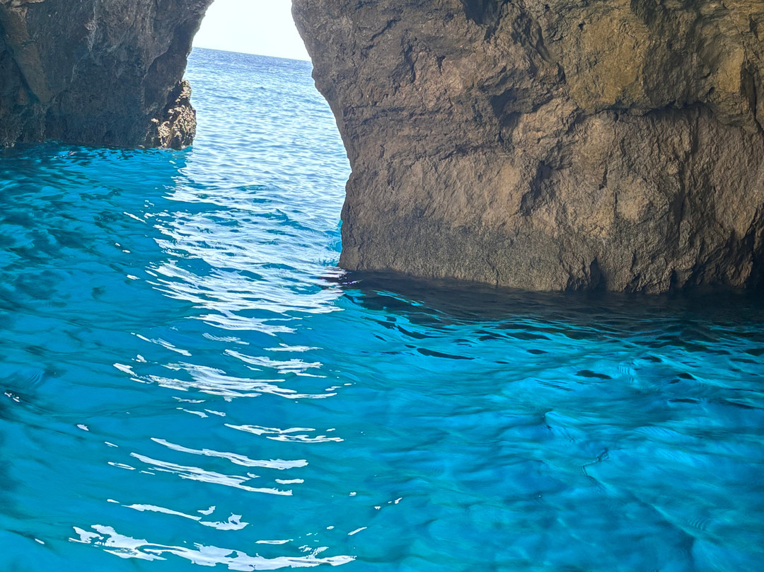 Psarou cruises-Meso Gerakari必去景点