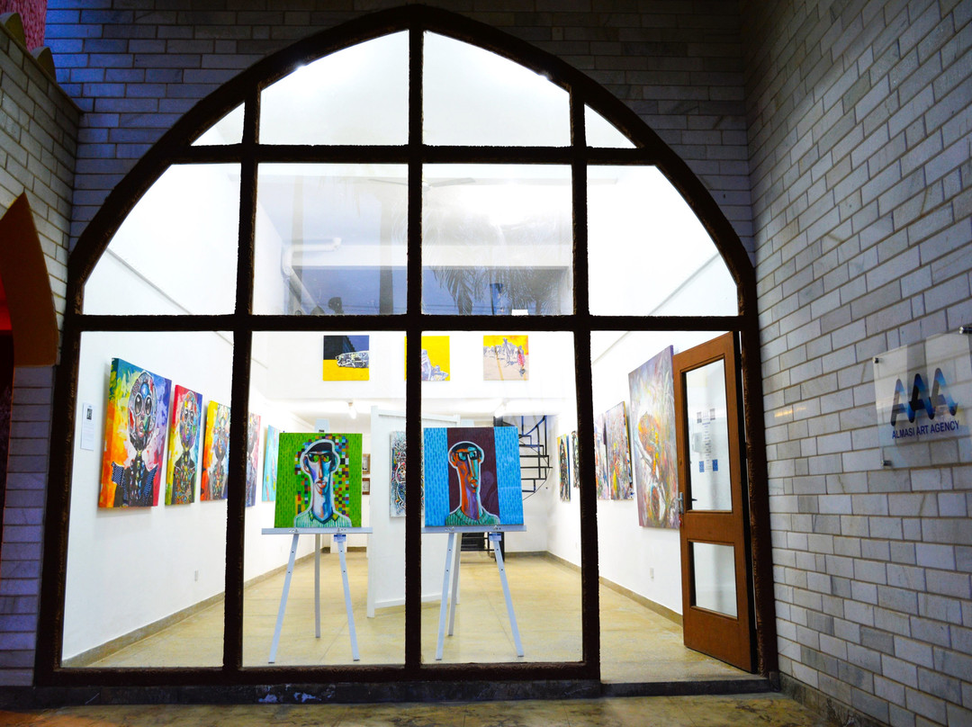 Almasi Art Agency-迪亚尼必去景点