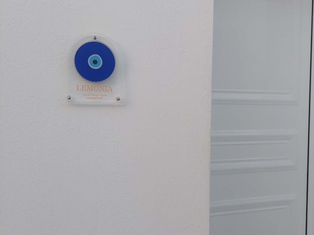 Azolimnos酒店住宿-Syros Village Suites