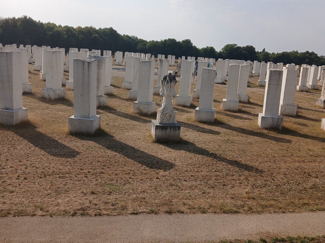 La Pierre de Crazannes-Crazannes必去景点