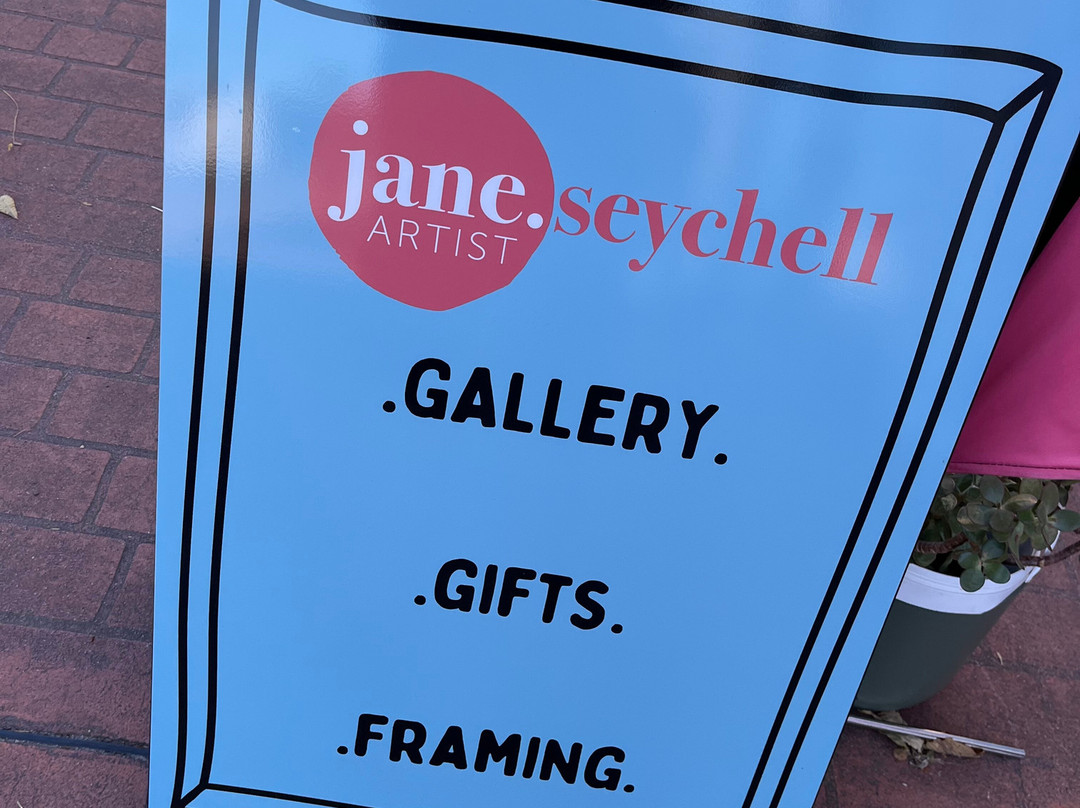 Jane Seychell Artist-圣海伦火山必去景点