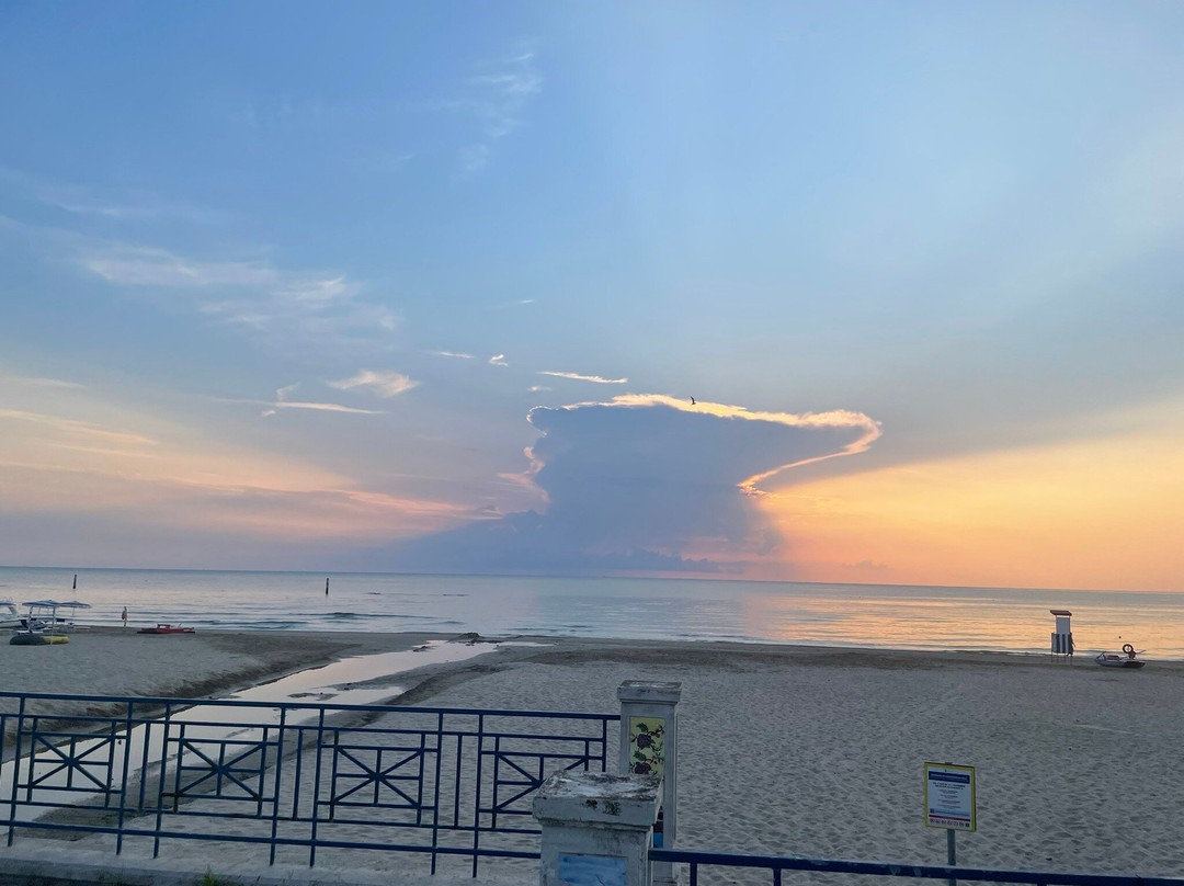 华伦天奴度假酒店主图