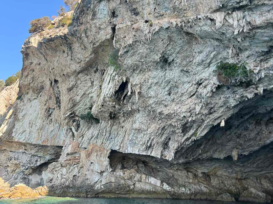 Papanikolis Cruise Boat-Nidri必去景点