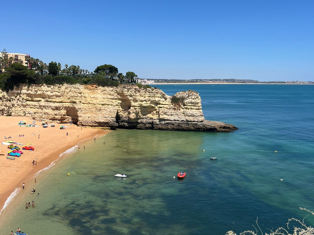 Praia de Nossa Senhora da Rocha-阿玛考德佩拉必去景点