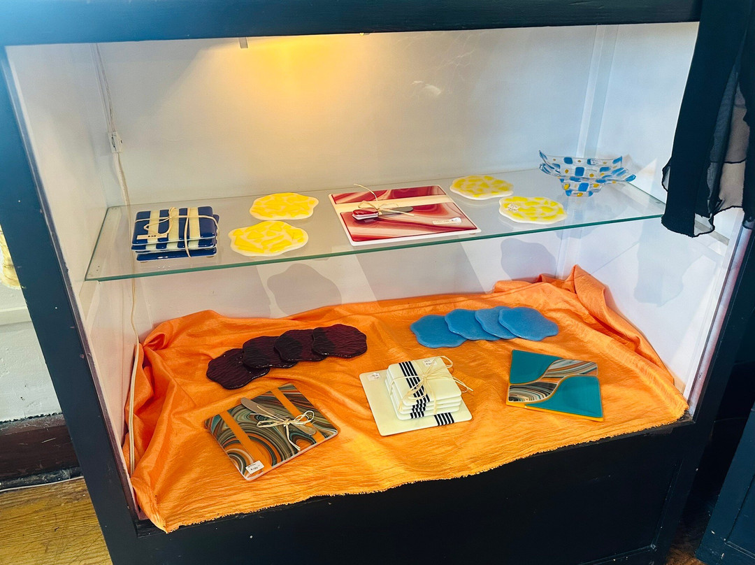 Bottlebrush Gallery-Harmony必去景点