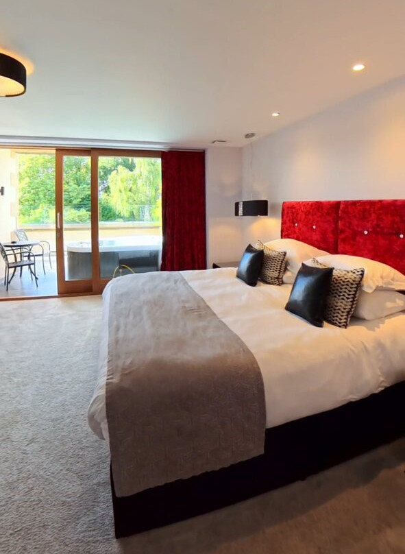 阿普尔加思别墅和餐厅主图