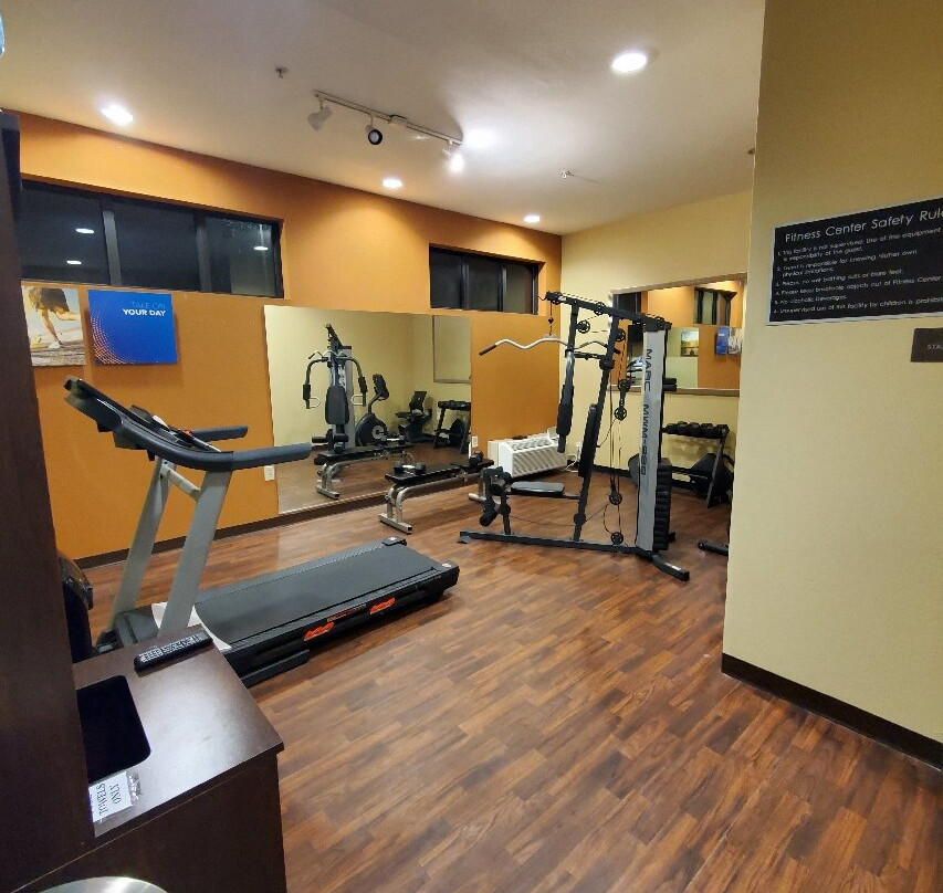 Comfort Inn & Suites Monggomery主图