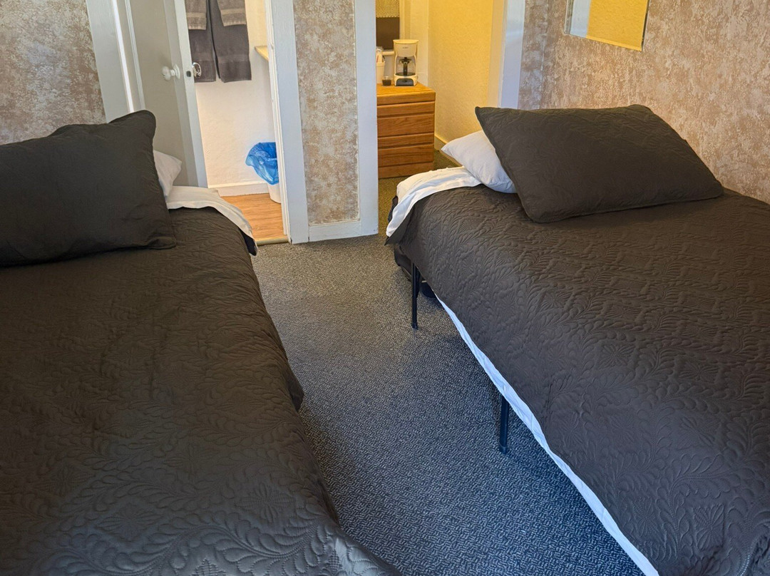 Gena's Sierra Inn And Restaurant主图