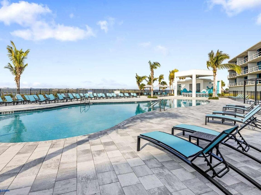 Villatel At Harbor Island Beach Club