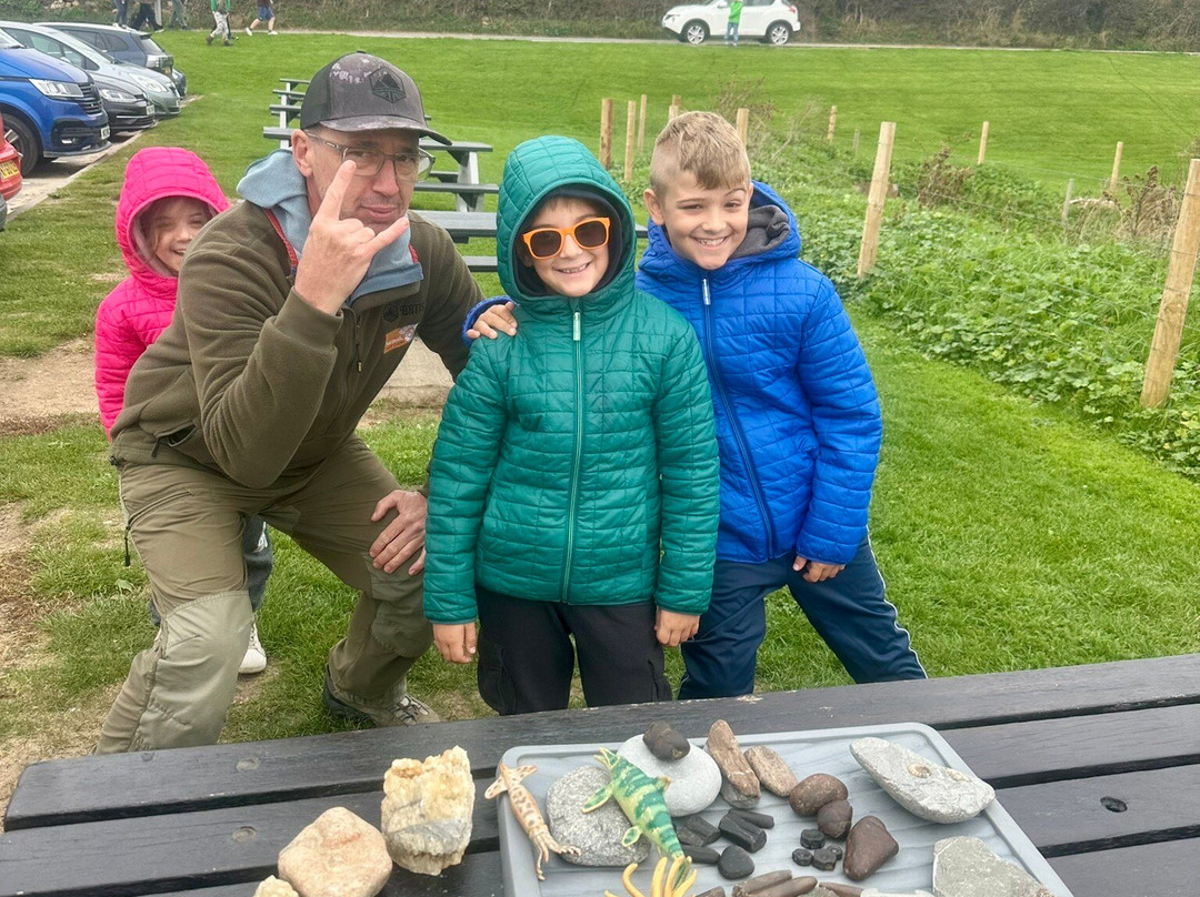 Jurassic Coast Guides-Charmouth必去景点