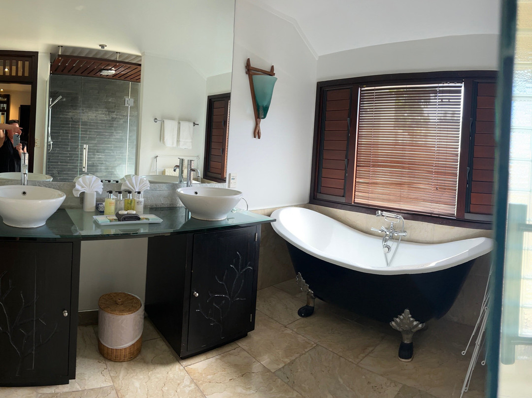 皇冠海滩度假村温泉酒店主图