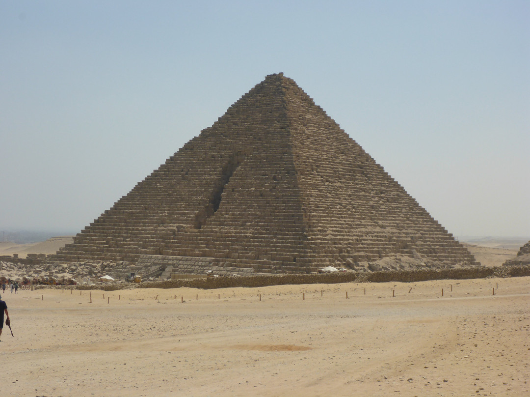 Pyramid of Menkaure-吉萨必去景点