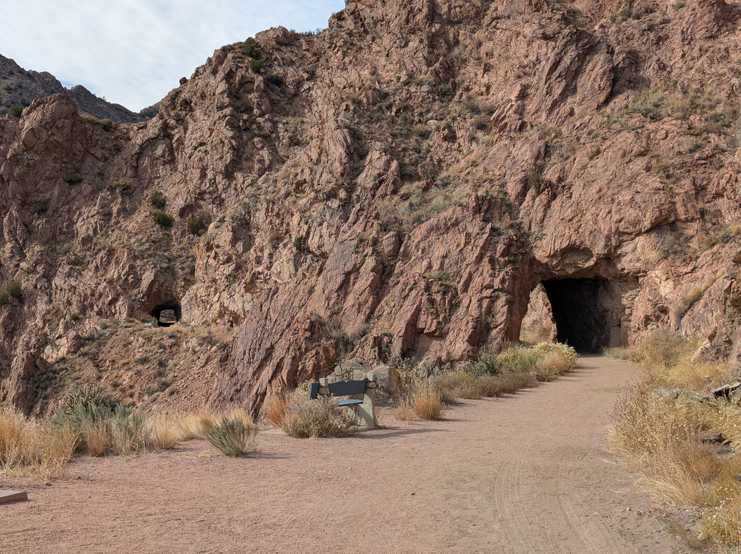 Tunnel Drive Trail Head-卡农城必去景点